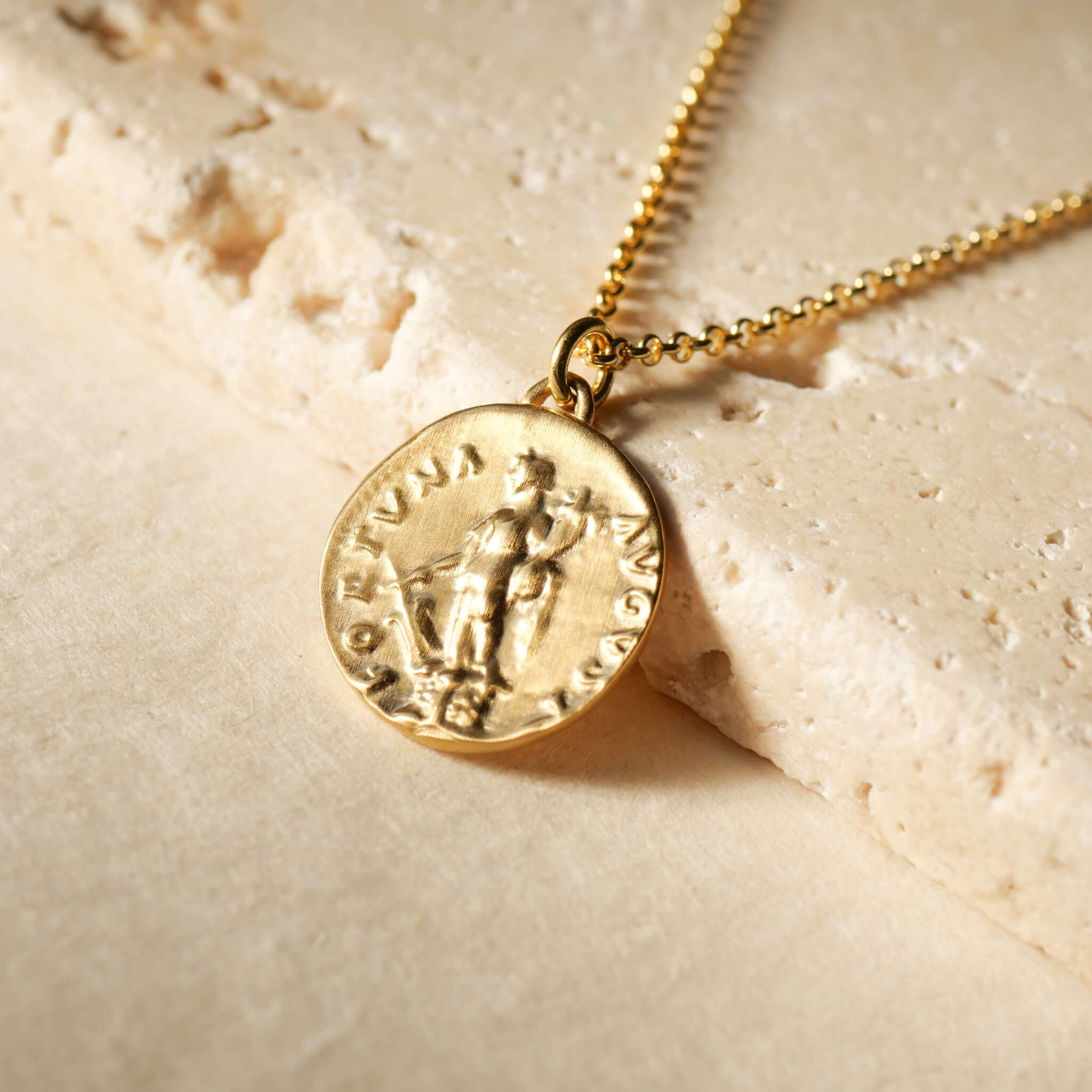 Die Fortuna Münze — Schmuck mit Geschichte und Bedeutung