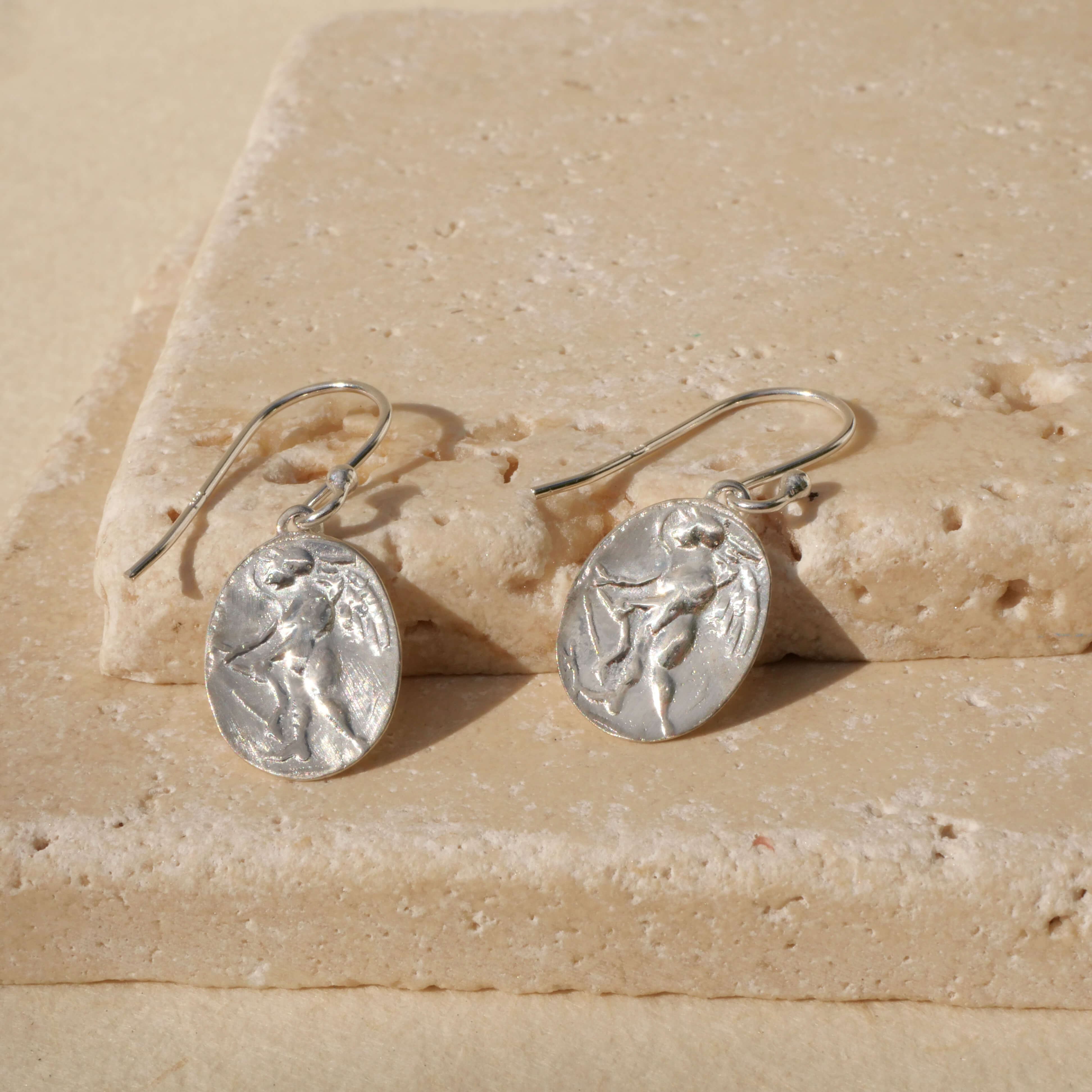 Ohrringe mit antikem Siegel, Gott der Liebe, Amor. aus 925er Sterling Silber - TRUE NUGGETS of love