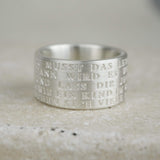 Rilke Ring mit Gravur aus Sterling Silber mit außen eingraviertem Gedicht " Du musst das Leben nicht verstehen. Von True Nuggets