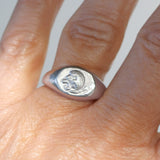 Leona , Löwenkopf-zart mit Münzabruck einer antiken Münze um 511 v.Chr. von True Nuggets aus Sterling Silber.ing