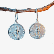 Ohrringe Fortuna mit antiker Münze aus 925er Silber, die Göttin des Glücks - True Nuggets of Love