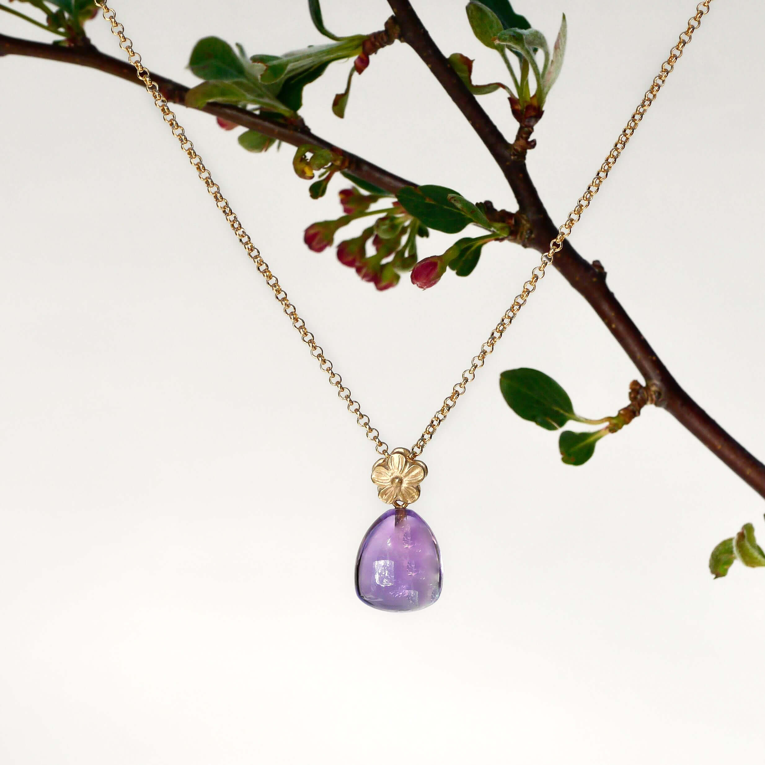 Kette Flora mit Amethyst aus vergoldetem 925er Silber - True Nuggets of love